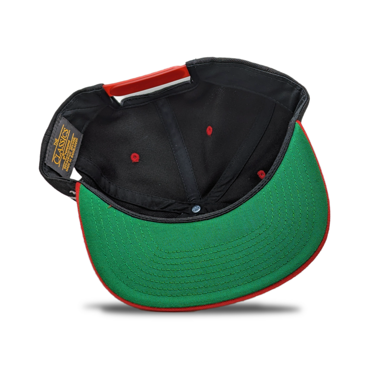 SNAPBACK CON CABEZA DE GOMA NEGRO / ROJO